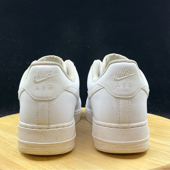 Nike Men's Air Force 1 Low '07 Triple White 2021 Sneaker CW2288-111 Size 10.5 - Picture 5 of 10
